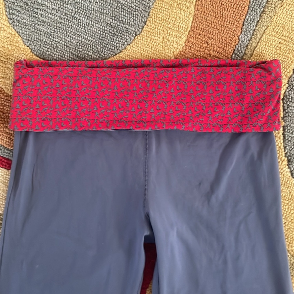 Women’s Gray ALO Yoga Coolfit Y2K fold over cropped leggings, sz L. - Picture 2 of 8
